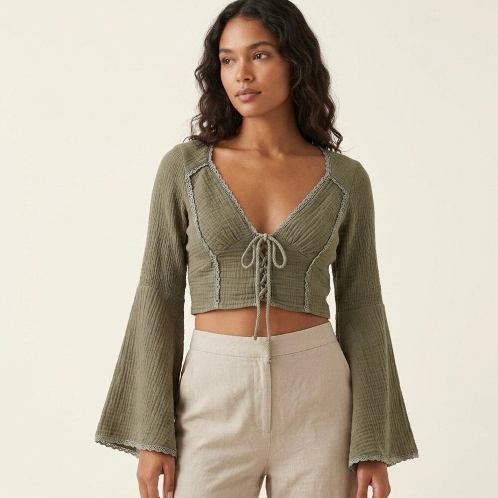 Verge Girl Cropped Top Sz 6 Festival Green Gauze Lace Up Bell Sleeve Boho Blouse